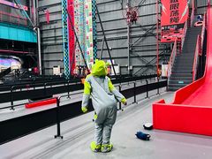 -极限PLAY运动娱乐新世界·团建派对表演休闲馆·室内高空游乐园