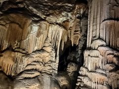 -波斯托伊纳溶洞