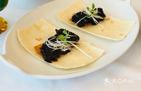 Sauce-Braised Beef Rolls with Green Onion