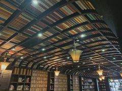 -钟书阁(松江泰晤士小镇店)