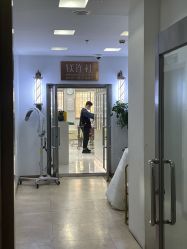 -镁连社·美联社