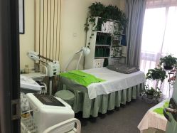 -荟草堂专业痘肌皮肤管理