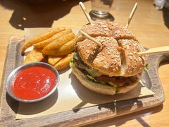 双蛋指椒牛肉汉堡-魏客咖啡(中铁中心店)