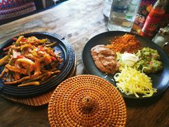 -Pistolera Mexican Cantina女枪手墨西哥餐厅(碧云路店)