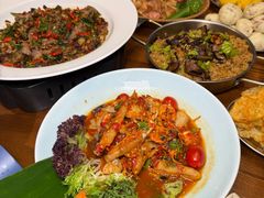 -老滇山寨•云南特色菜•地方菜•民族风情歌舞表演(金碧店)