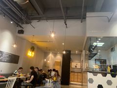 大堂-HELLO 27 意面·沙拉·帕尼尼