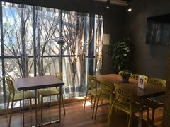 -新华里咖啡书吧(新华书店小寨店)