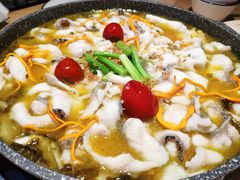 -山城外·非遗酸菜鱼(新都汇融店)