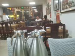 -溢心园香河肉饼总店