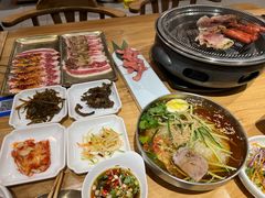 -青瓦餐厅·生鱼片·韩园烤肉(西塔店)