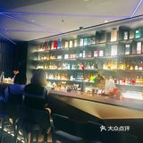 使劲凹造型拍视频，好看极了 然后是菜品