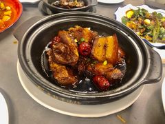 瓦罐红烧肉-堂瓦里·传统赣菜(八一广场店)