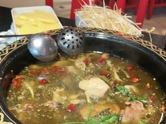 -符缸酸菜鸡(华阳店)