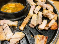-江南猪肉商会无限续吃(弘大店)