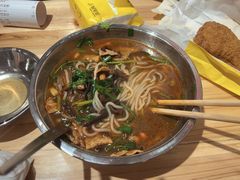 -柳州肥姨妈大骨螺蛳粉(东靖路店)