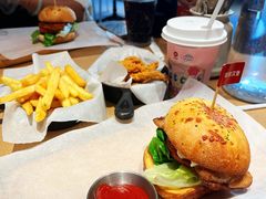 -必胜客(大宁路店)