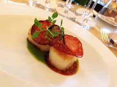 香煎扇贝配香草及科里佐火腿-AZUR聚(香格里拉饭店)