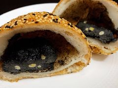 黑洋酥大麻团-白玉兰传统小吃