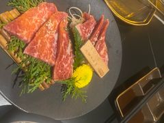 -山川小町·极番烧肉(新地假日广场店)