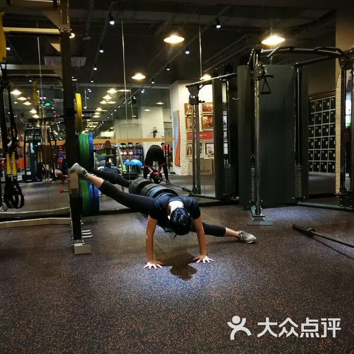 快快智能健身主题店