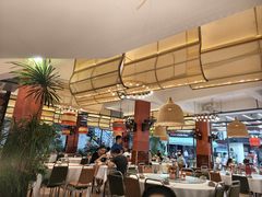 -刘姐啤酒鱼民族演艺餐厅(西街总店)