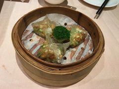 芹香鱼松饺-新陶陶酒家