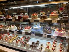 面包甜点陈列柜-巴黎贝甜(右安门店)