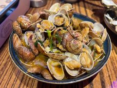 -蚝堡海鲜·威海菜·海肠捞饭·烧烤·亚洲吃蚝公司(幸福门店)