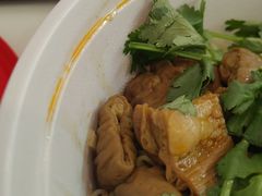 酸菜肥肠面-遇见小面(江湾阳光天地店)