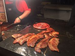 原住民石板烤肉-原住民美食石板烤肉山猪肉