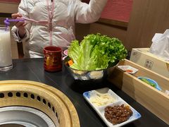 -山川小町·极番烧肉(新地假日广场店)