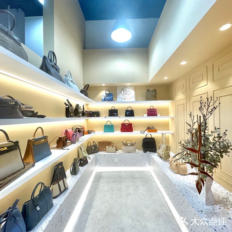 上海探店 [三良中古] 店里拍照绝了！