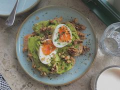 牛油果煮蛋吐司-RAC BAR(安福路店)