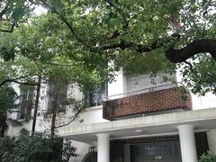 -上海市民办新华初级中学