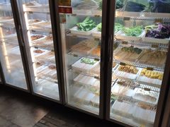 面包甜点陈列柜-袁记串串香(世欧王庄店)