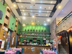 -香巴拉云南餐厅(华莱坞店)