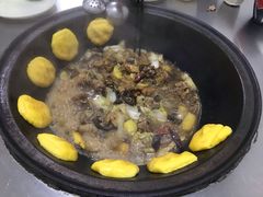 -粘豆包柴火铁锅炖