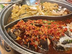-阿瓦山寨·湘菜现炒·剁椒鱼头王(咸阳总店)