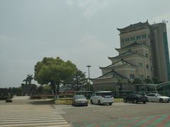 -松鹤墓园-停车场