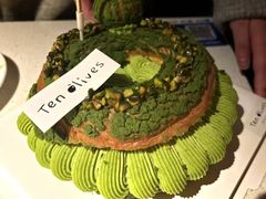 开心果树莓泡芙-Ten Olives甜点