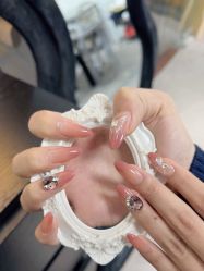 -芊屿芊浔美甲