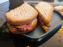 秘制五香牛肉蘑菇松露油三明治-BOCATA 西班牙餐厅(三里屯店)