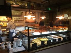 面包甜点陈列柜-仙峰天然面包(迎宾路店)