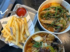 -W COLLECTIVE  DESSERT SHOP