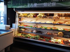 自助取餐区-万记麻辣烫国展总店