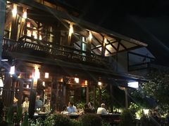-Dash Teak House