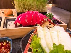 飞鱼籽墨鱼滑-湊湊火锅·茶憩(世博大道店)