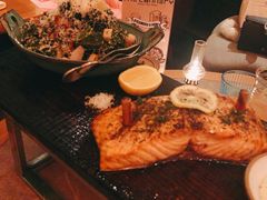 现烤三文鱼-THE CANNERY&JUJU 新鲜海鲜·牛排美食酒廊
