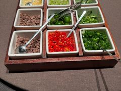 -左庭右院鲜牛肉火锅黑金店(陆家嘴中心店)