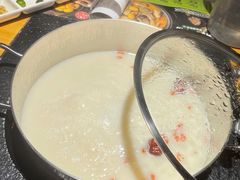 -洪氏嗨捞·广东猪肚鸡·椰子鸡火锅(西咸万象城店)